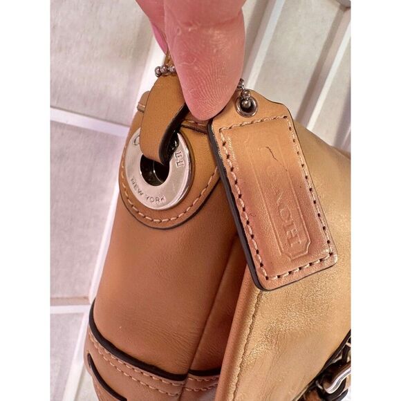 Coach Hadley Field Bag - Picture 9 of 12